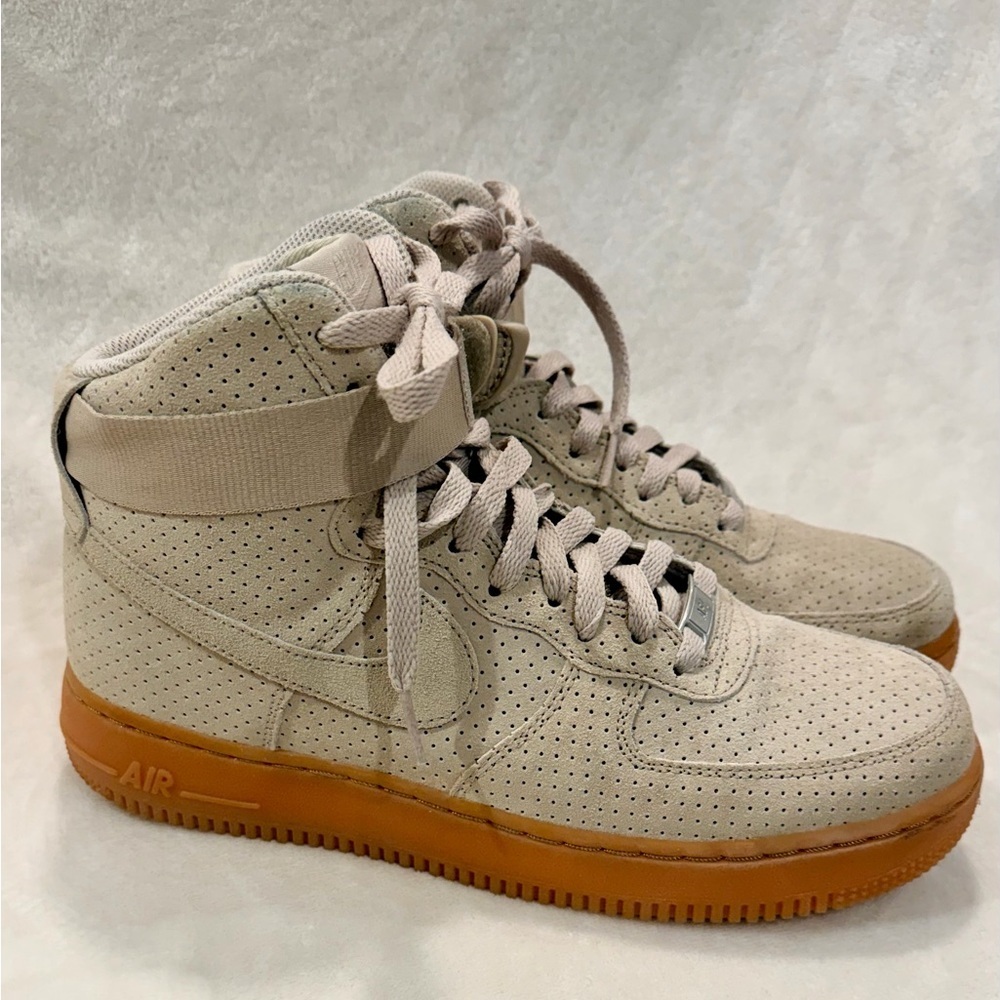 Women’s Vintage 2015 Clean neutral Nike AF1 Suede Highs 🤍 Style Code: 749266-200 - Picture 4 of 11